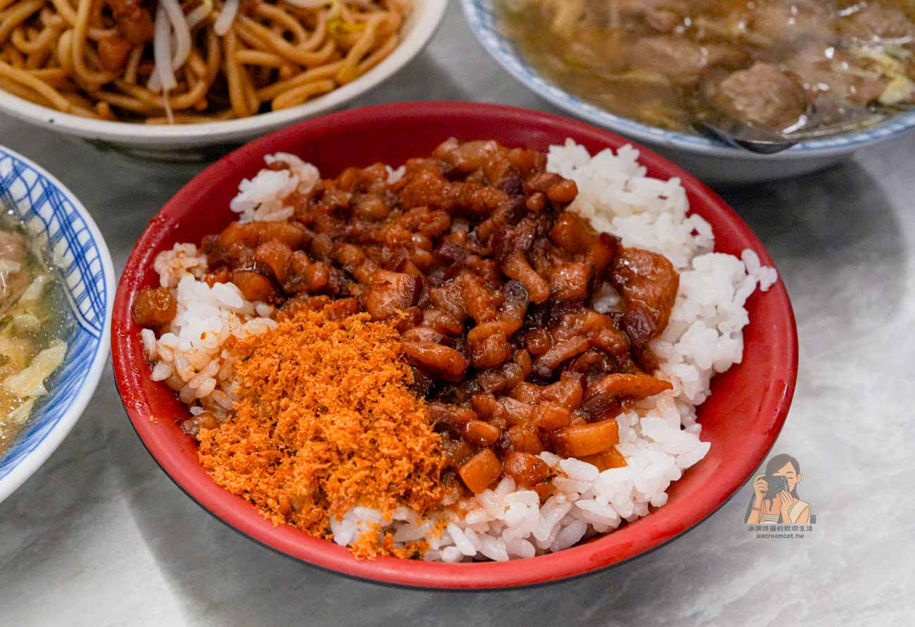 中和美食｜大胖肉焿 40年老字號肉焿湯免費加湯、菜單價格(南勢角站美食) @冰淇淋貓的軟爛生活
