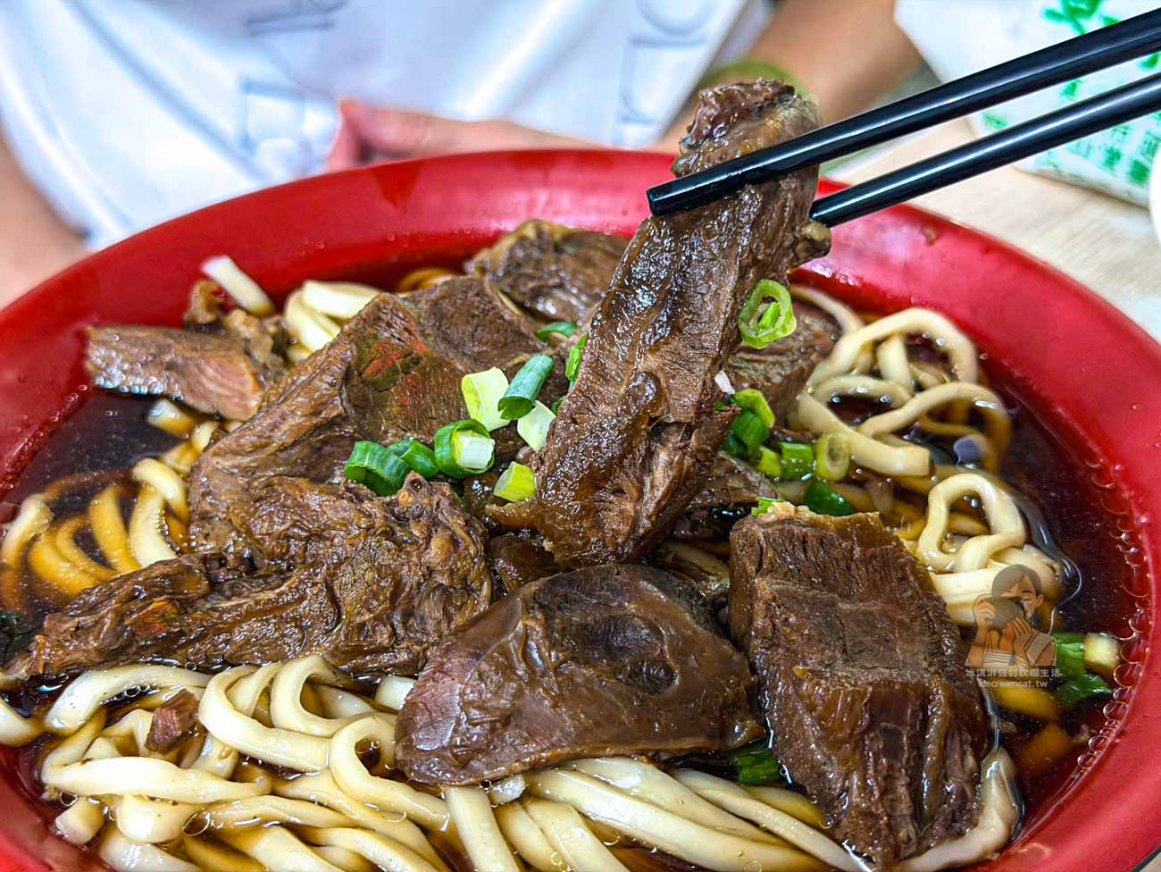 【萬華西門町美食】小吳牛肉麵24小時營業牛肉麵老店，菜單必點牛肉麵 @冰淇淋貓的軟爛生活