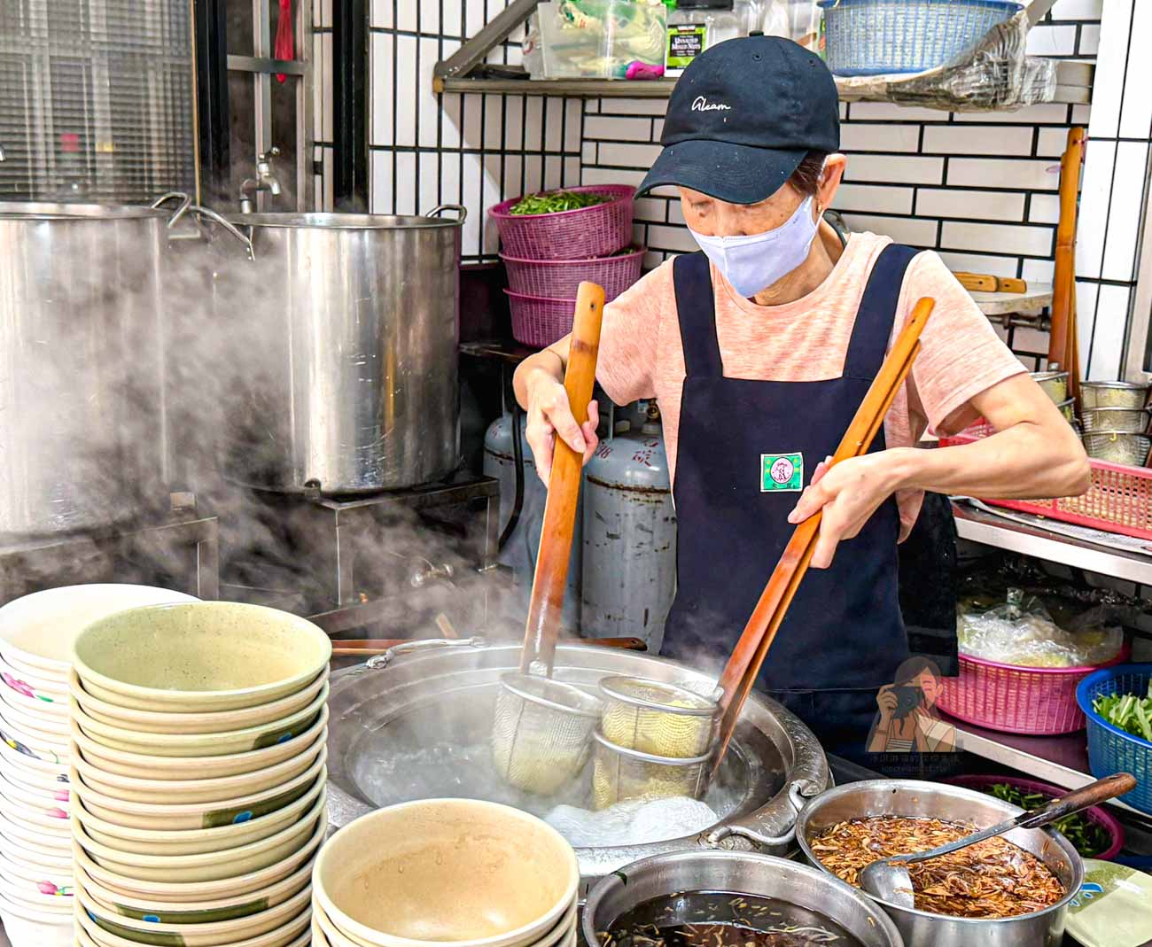 【江子翠美食】石頭肉圓豬血腸湯推薦，板橋老店銅板小吃（菜單）美鳳姐也愛 @冰淇淋貓的軟爛生活