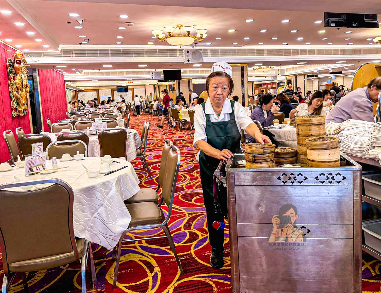倫敦大酒樓【香港旺角美食】50年推車飲茶,菜單必吃椰皇燕窩燉鮮奶 @冰淇淋貓的軟爛生活 倫敦大酒樓【香港旺角美食】50年推車飲茶,菜單必吃椰皇燕窩燉鮮奶 @冰淇淋貓的軟爛生活