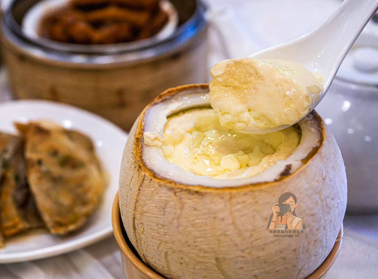 倫敦大酒樓【香港旺角美食】50年推車飲茶,菜單必吃椰皇燕窩燉鮮奶 @冰淇淋貓的軟爛生活 倫敦大酒樓【香港旺角美食】50年推車飲茶,菜單必吃椰皇燕窩燉鮮奶 @冰淇淋貓的軟爛生活