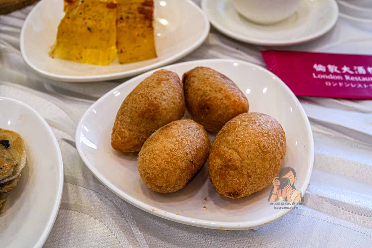 倫敦大酒樓【香港旺角美食】50年推車飲茶,菜單必吃椰皇燕窩燉鮮奶 @冰淇淋貓的軟爛生活 倫敦大酒樓【香港旺角美食】50年推車飲茶,菜單必吃椰皇燕窩燉鮮奶 @冰淇淋貓的軟爛生活
