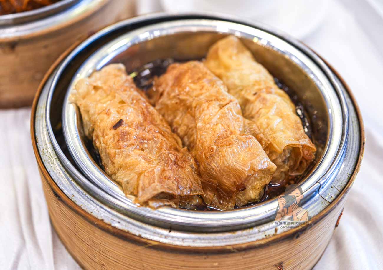 倫敦大酒樓【香港旺角美食】50年推車飲茶,菜單必吃椰皇燕窩燉鮮奶 @冰淇淋貓的軟爛生活 倫敦大酒樓【香港旺角美食】50年推車飲茶,菜單必吃椰皇燕窩燉鮮奶 @冰淇淋貓的軟爛生活