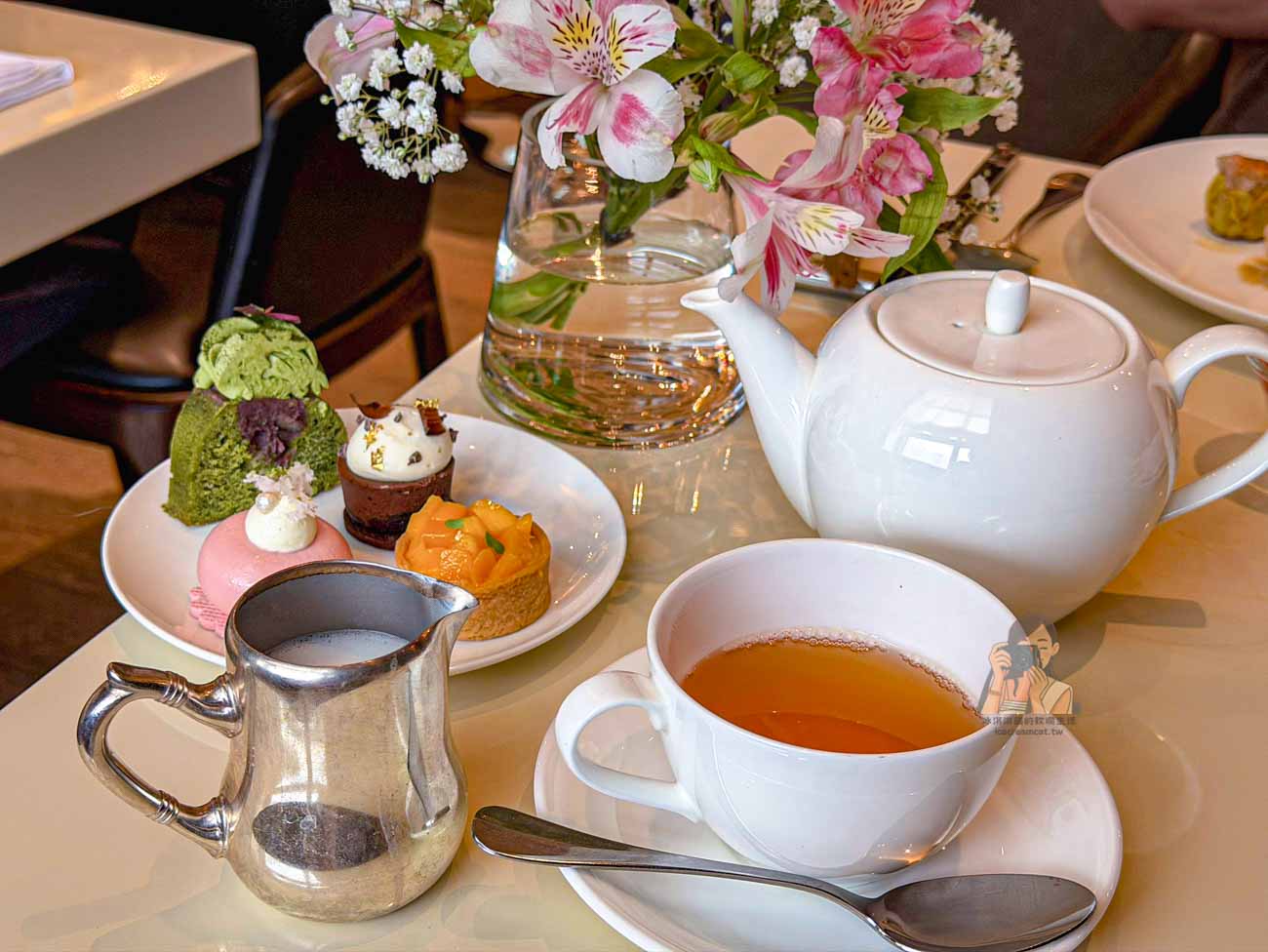 文華Caf&eacute;吃到飽｜台北文華東方帝王蟹、雅閣燒臘無限享用，平假日菜單價格與訂位技巧 @冰淇淋貓的軟爛生活