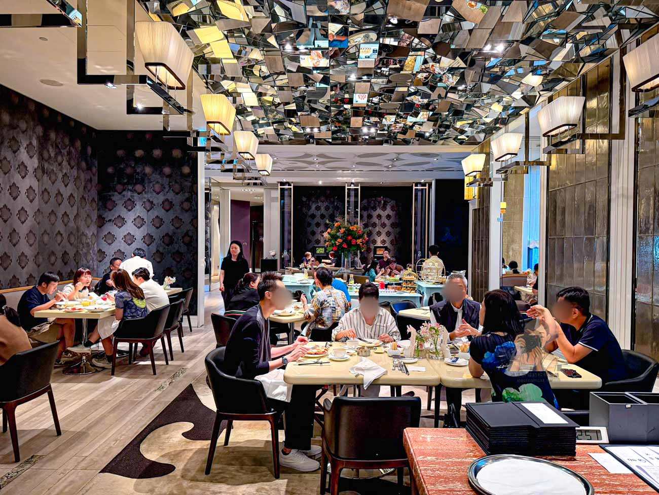 文華Caf&eacute;吃到飽｜台北文華東方帝王蟹、雅閣燒臘無限享用，平假日菜單價格與訂位技巧 @冰淇淋貓的軟爛生活