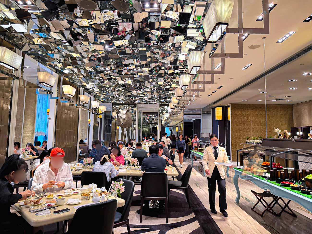 文華Caf&eacute;吃到飽｜台北文華東方帝王蟹、雅閣燒臘無限享用，平假日菜單價格與訂位技巧 @冰淇淋貓的軟爛生活