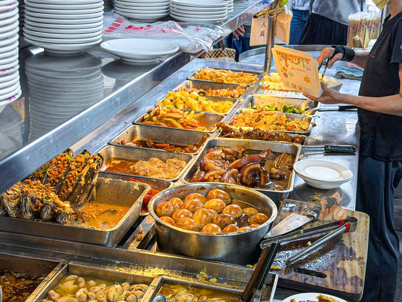 板橋裕民街夜市美食|阿益魯肉飯15元滷肉飯、平價便當,新埔站必吃小吃 @冰淇淋貓的軟爛生活 板橋裕民街夜市美食|阿益魯肉飯15元滷肉飯、平價便當,新埔站必吃小吃 @冰淇淋貓的軟爛生活