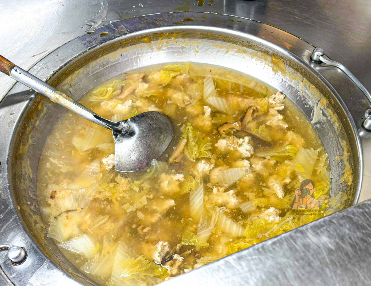 板橋裕民街夜市美食|阿益魯肉飯15元滷肉飯、平價便當,新埔站必吃小吃 @冰淇淋貓的軟爛生活 板橋裕民街夜市美食|阿益魯肉飯15元滷肉飯、平價便當,新埔站必吃小吃 @冰淇淋貓的軟爛生活