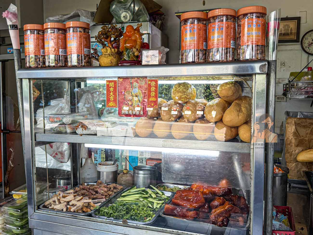 【中和南勢角美食】小梅越南法國麵包，炭烤麵包夾紅燒肉，價格親民又夠味！(菜單價格) @冰淇淋貓的軟爛生活
