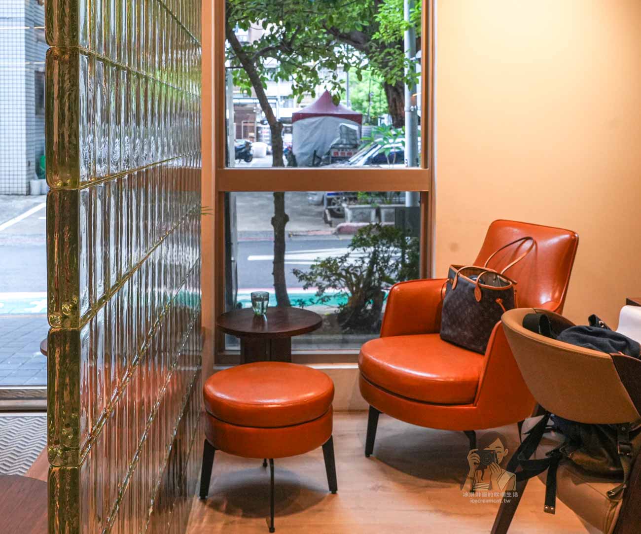 【AVC Coffee Roasters】台北中山區黑膠咖啡廳，自家烘焙咖啡（行天宮站美食） @冰淇淋貓的軟爛生活