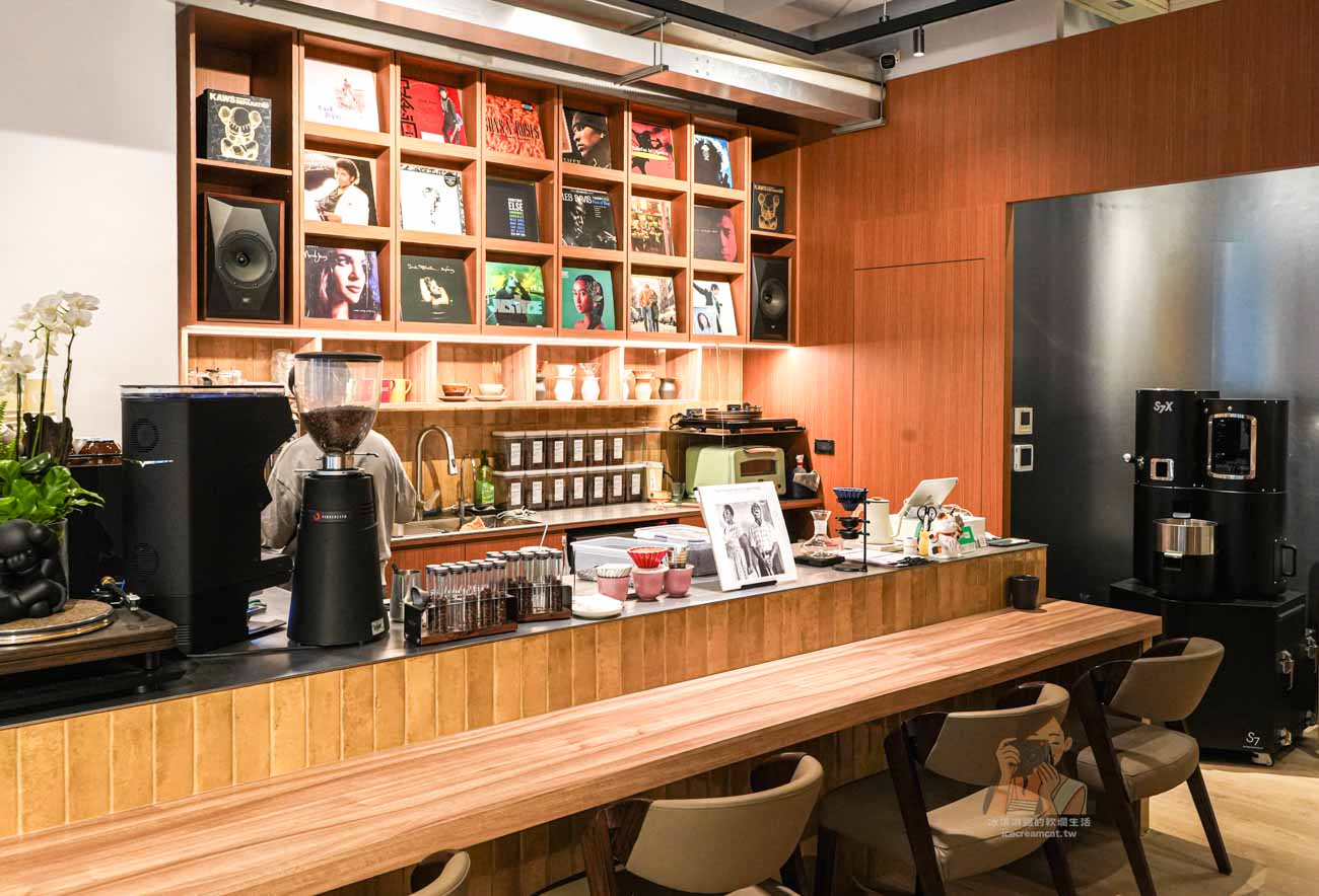 【AVC Coffee Roasters】台北中山區黑膠咖啡廳，自家烘焙咖啡（行天宮站美食） @冰淇淋貓的軟爛生活