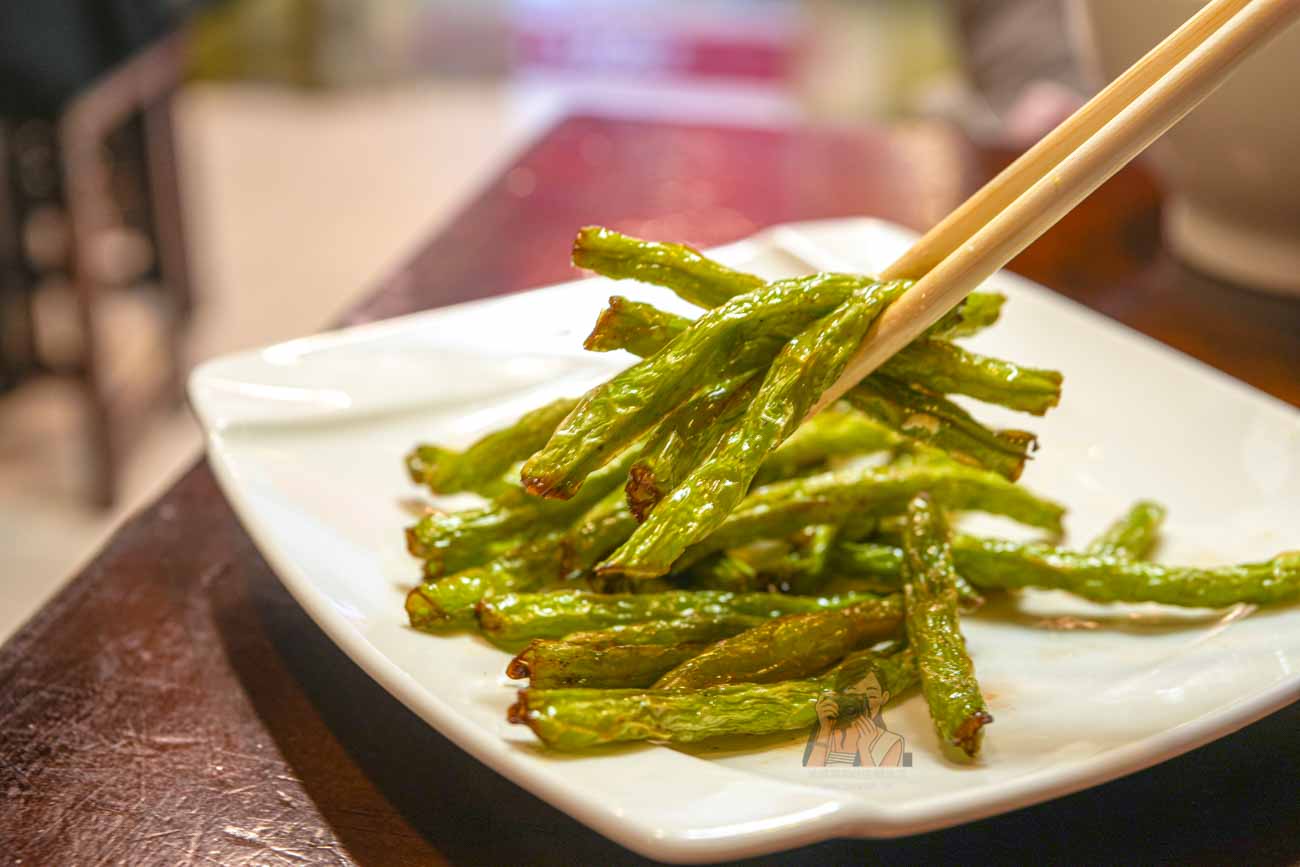 【忠孝復興美食】燒喔！抄手麵食館號稱平價版鼎泰豐！菜單必點排骨蛋炒飯 @冰淇淋貓的軟爛生活